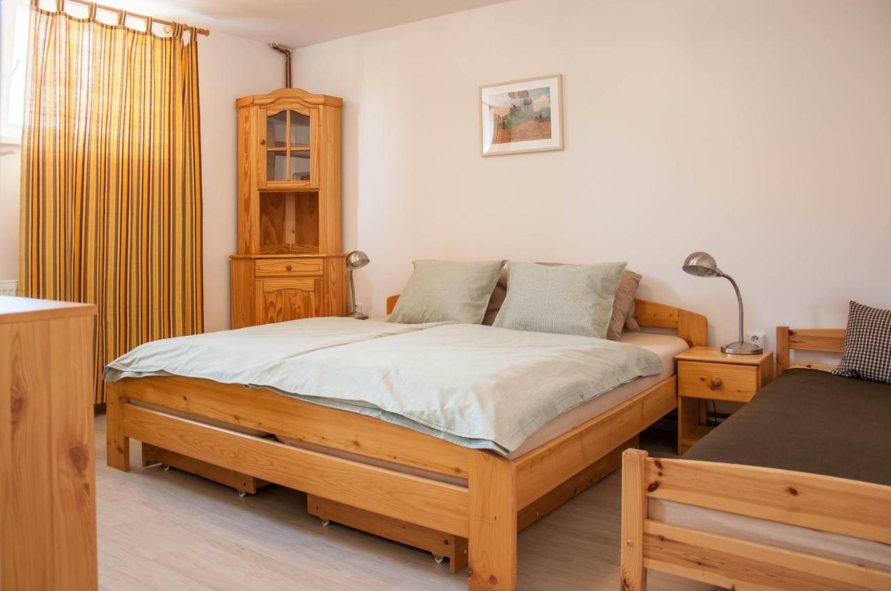 Ferienwohnung Apartman Železnice Exterior foto